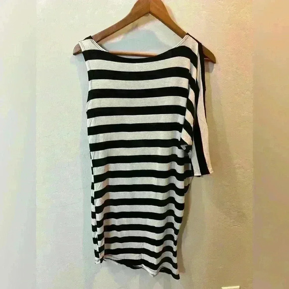 Edi Noa, Italy, Black and White Asymmetrical Dress Size: Large - Picture 1 of 6